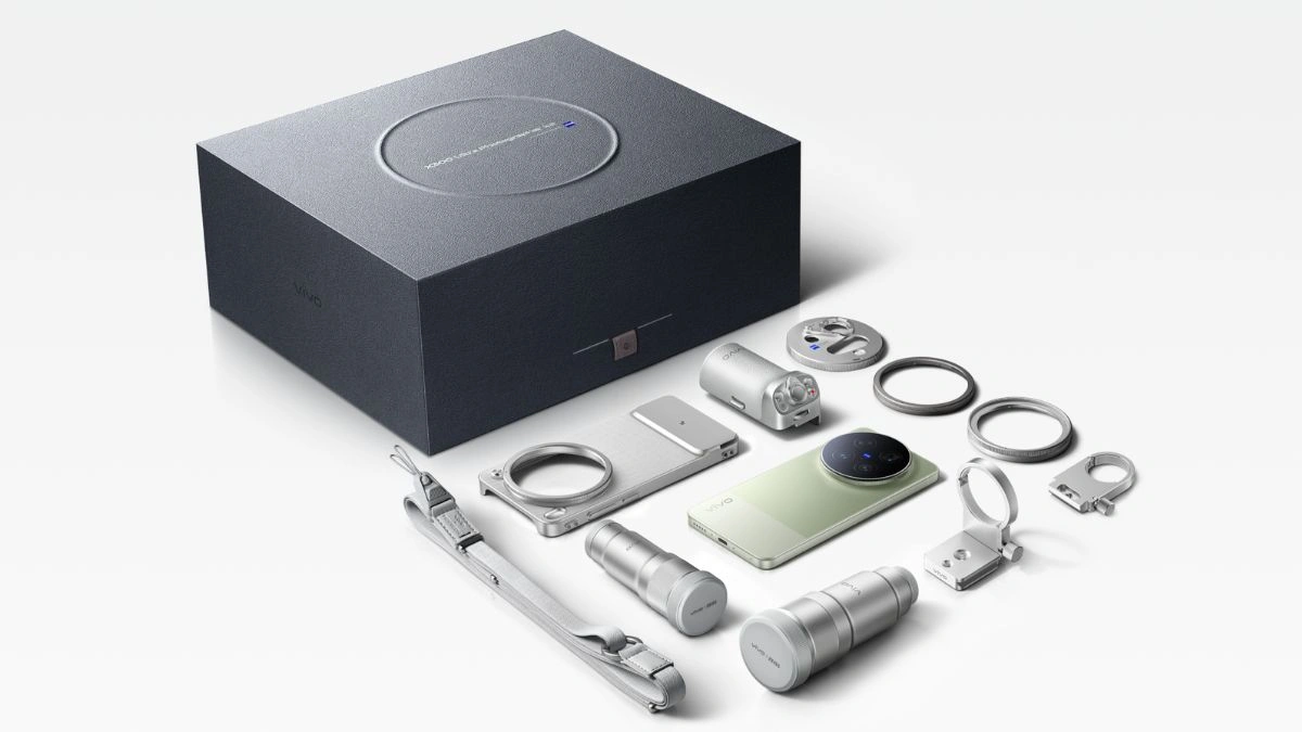 Vivo X300 Ultra specs, Vivo X300 Ultra camera review, Vivo X300 Ultra battery, Snapdragon 8 Elite Gen 5 phone, 200MP camera phone, Vivo premium smartphone, Vivo X300 Ultra features,